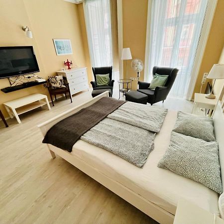 Academy Home - Elegant Place Next To The Parliament Budapesta Exterior foto